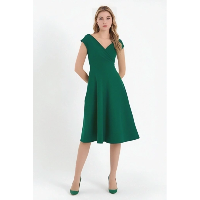 Kadın Kısa Kollu Kruvaze Yaka Eteği Volanlı Krep Elbise