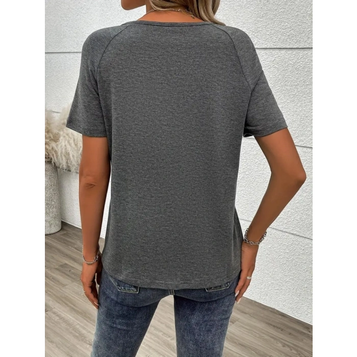 Kadın Kısa Kollu önden Fermuarlı Yazı Baskılı Viskon Bluz