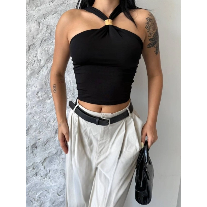 Kadın Toka Detay Halter Yaka Sandy Bluz