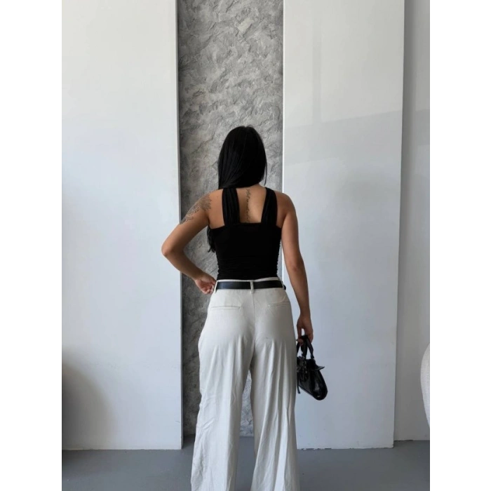 Kadın Toka Detay Halter Yaka Sandy Bluz