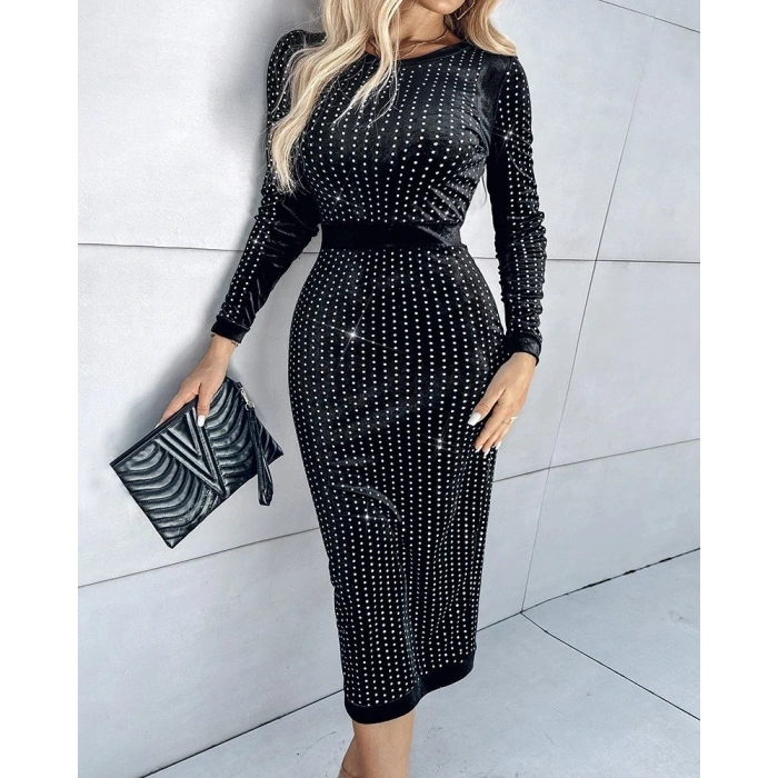 Kadın Uzun Kollu Bisiklet Yaka Taşlı Midi Kadife Elbise