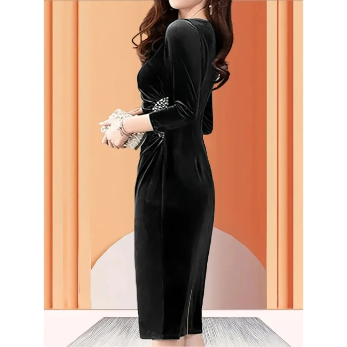 Kadın Uzun Kollu Bot Yaka Yanı Taş Detaylı Midi Kadife Elbise