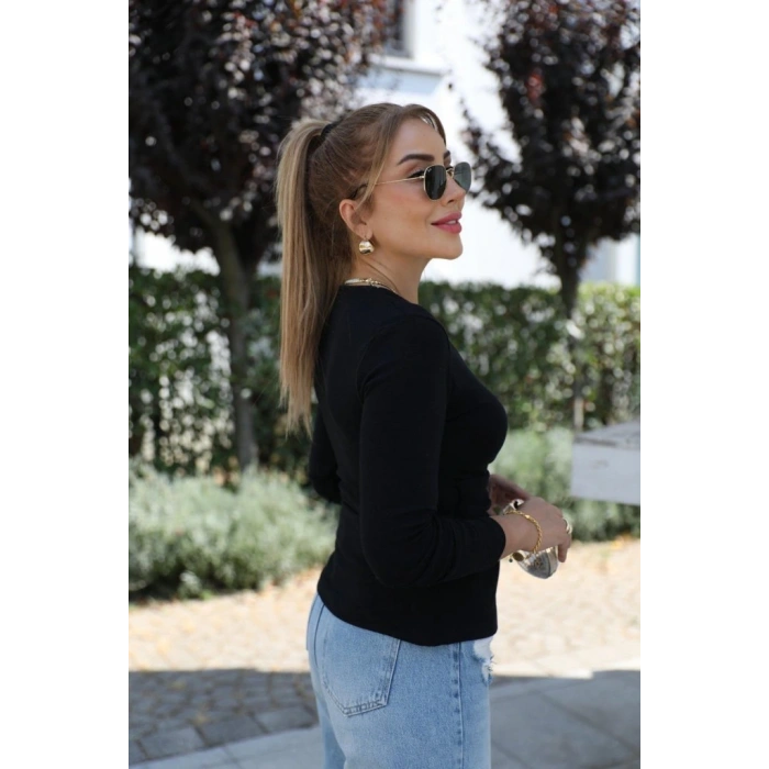 Kadın Uzun Kollu Kruvaze Yakalı Toka Detaylı Viskon Bluz