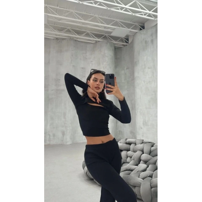 Kadın Uzun Kollu Pencere Detay Göğüs Dekolteli Bluz Ve Bol Paça Pantolon Ikili Takim