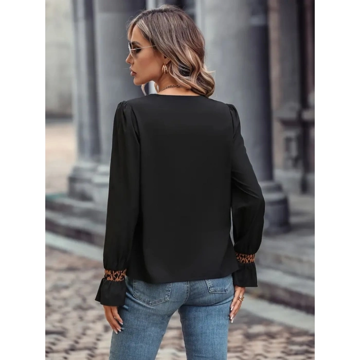 Kadın Uzun Kollu V Yakalı Leopar Detaylı Krep Bluz