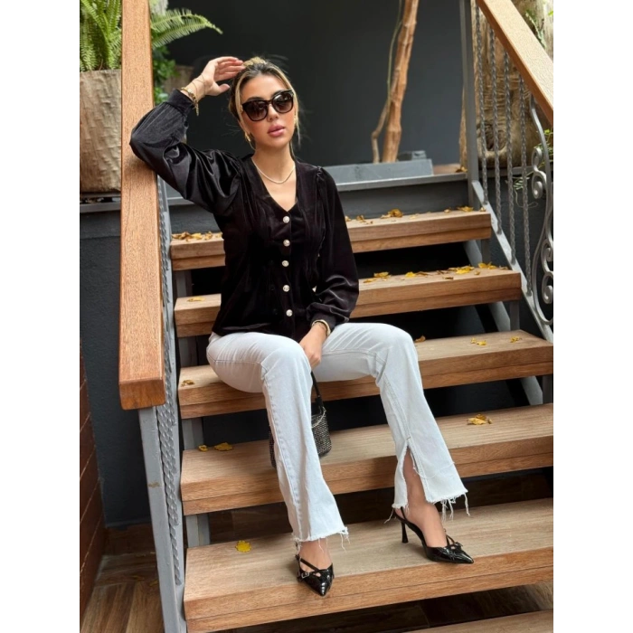 Kadın Uzun Kollu V Yakalı önden Düğmeli Kısa Kadife Bluz