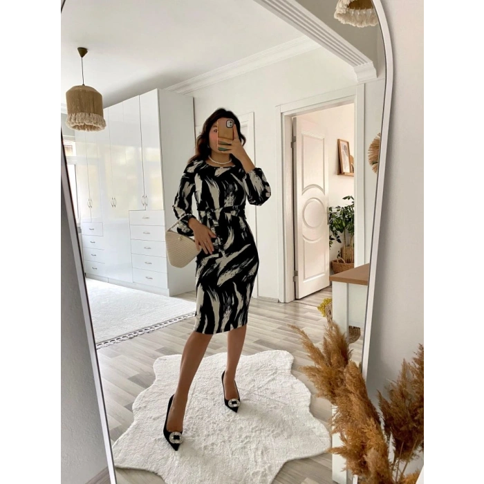 Kadın Uzun Kollu Yuvarlak Yaka Belden Kuşaklı Hazır Desenli Midi Krep Elbise