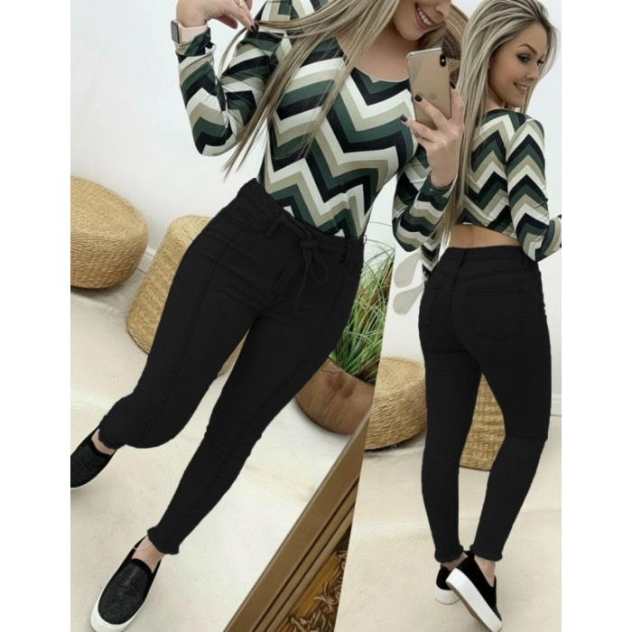 Kadın Yüksek Bel Belden Kuşaklı Yırtık Detaylı Kot Pantolon