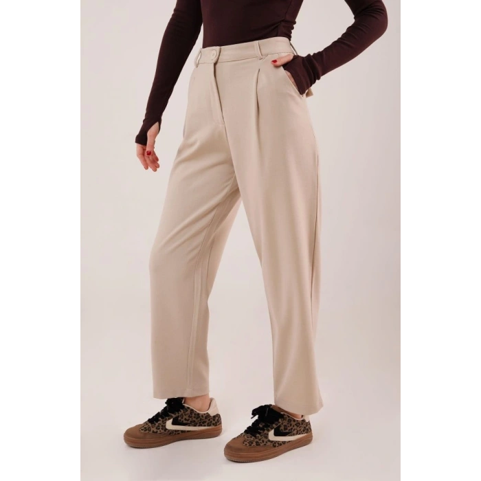 Kapama Cep Detaylı Krem Pantolon