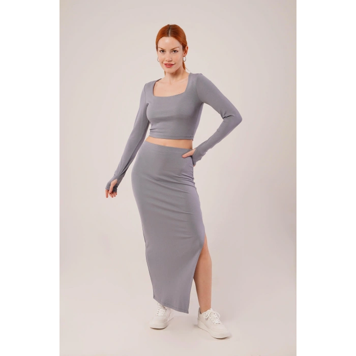 Kare Yaka Bluz Ve Yırtmaç Detaylı Etek İkili Gri Takım