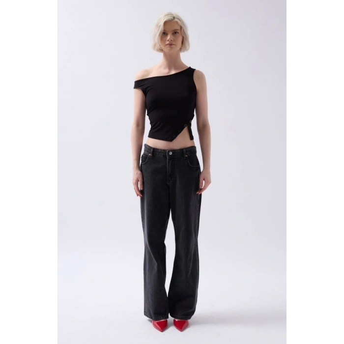 Kayık Yaka Yırtmaç Detay Bluz