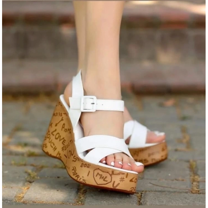 Kenja Beyaz Cilt Dolgu Topuk Sandalet