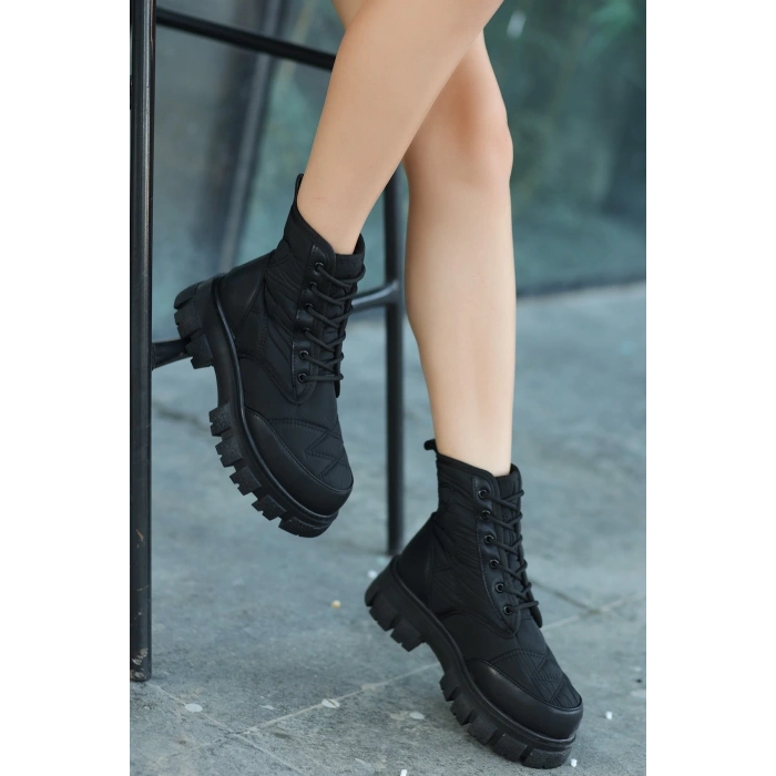 Mabel Siyah Cilt Bağcıklı Bot