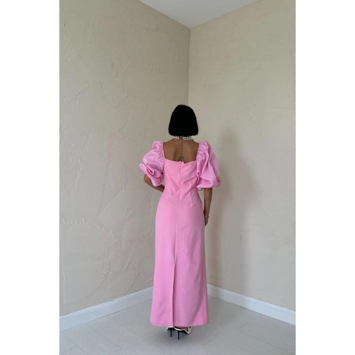 Pembe İşlemeli Kolu Garnili Elbise