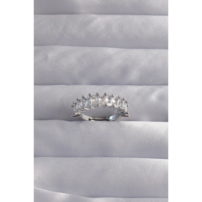 Pirinç Ayarlamalı Gümüş Renk Baget Taşlı Su Yolu Yüzük