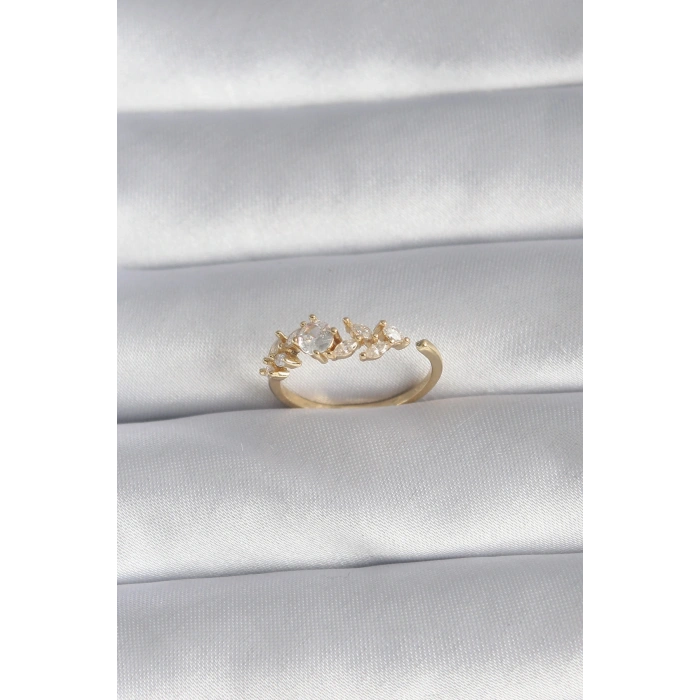 Pirinç Gold Renk Zirkon Taşlı Çiçek Model Kadın Yüzük