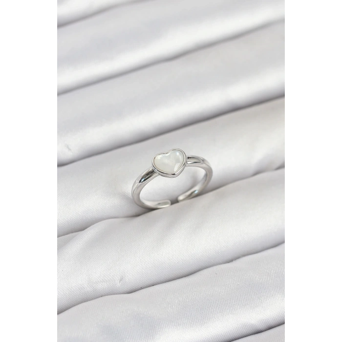 Pirinç Gümüş Renk Kalpli Kadın Yüzük