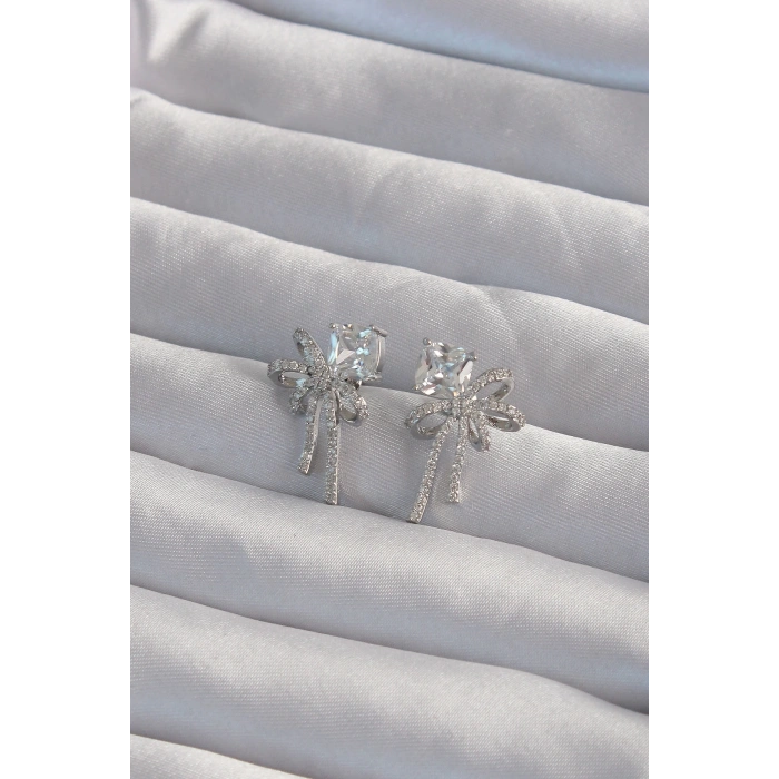 Pirinç Gümüş Renk Kare Zirkon Taşlı Fiyonk Küpe