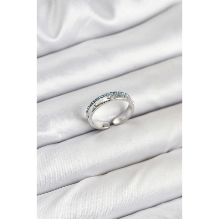 Pirinç Gümüş Renk Sıralı Zirkon Taşlı Kutup Yıldızı Model Kadın Yüzük