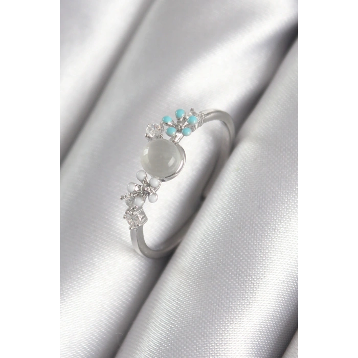 Pirinç Gümüş Renk Zirkon Taş Detaylı Beyaz Sedefli Çiçek Model Kadın Yüzük