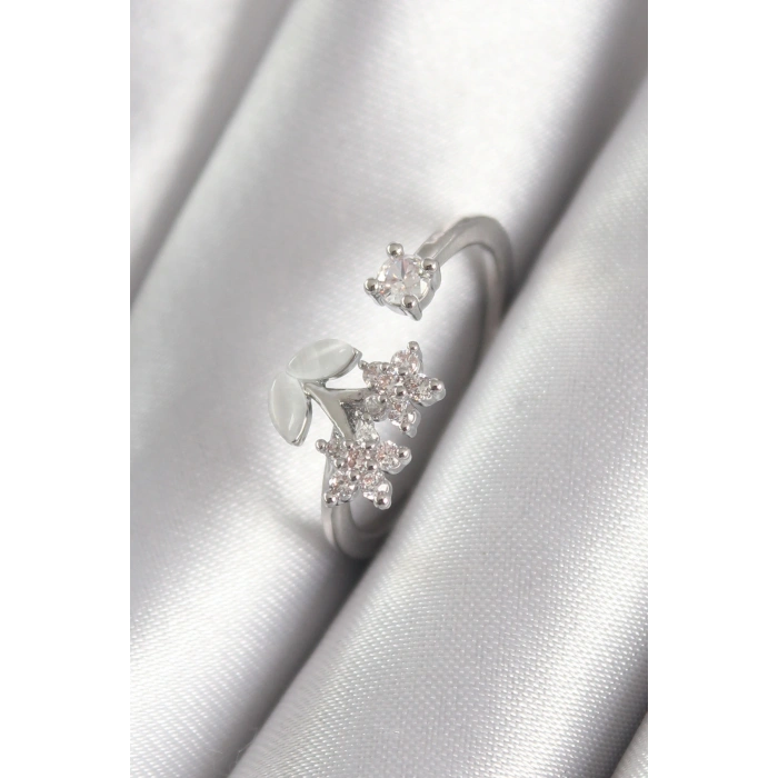 Pirinç Gümüş Renk Zirkon Taşlı Çiçek Model Kadın Yüzük