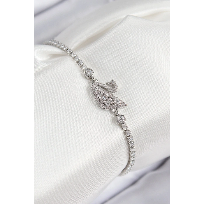 Pirinç Zirkon Taşlı Kuğu Model Gümüş Renk Kadın Bileklik