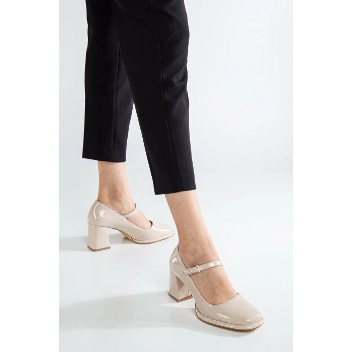 Puar Bej Rugan Topuklu Ayakkabı