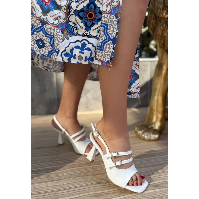 Puck Beyaz Cilt Topuklu Ayakkabı