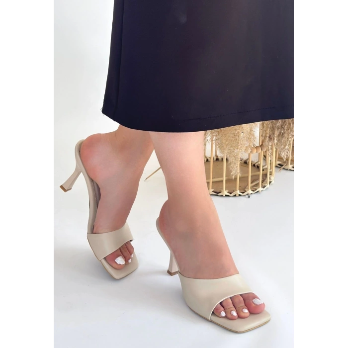 Riwet Bej Cilt Topuklu Terlik