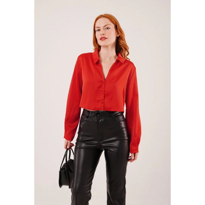 Saten Crop Model Kırmızı Gömlek