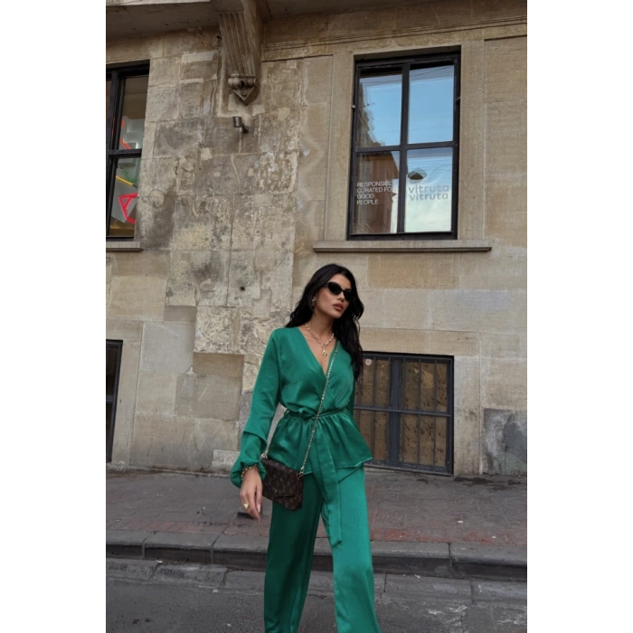 SATEN KRUVAZE BAĞLAMALI BLUZ- PANTOLON TAKIM - Yeşil