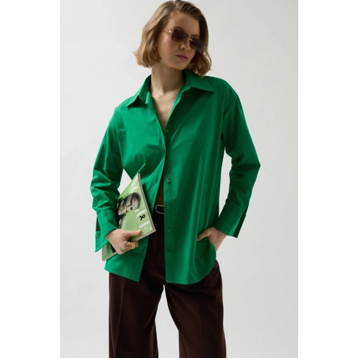 Sırt Dekolteli Bağcıklı Gömlek