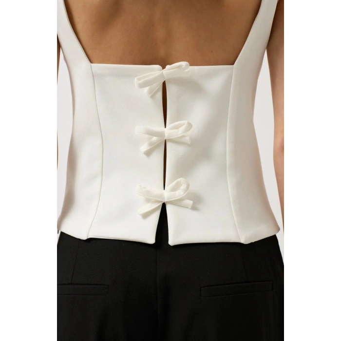 Sırt Kurdele Detay Bluz