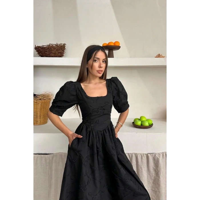 Siyah Balon Kollu Brode Elbise