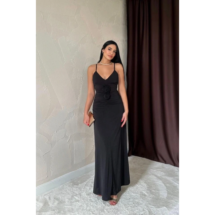 Siyah Büzgülü Uzun Güllü Elbise