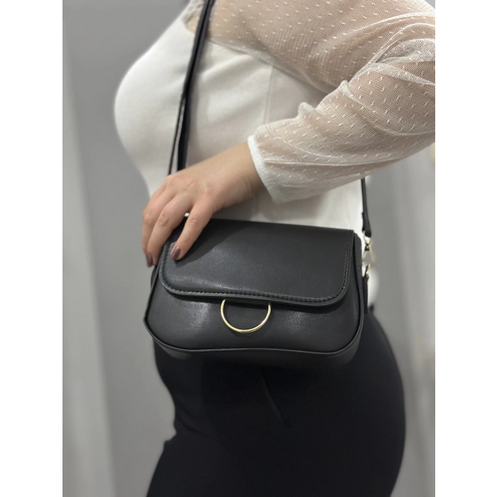 Siyah cilt mossi çanta
