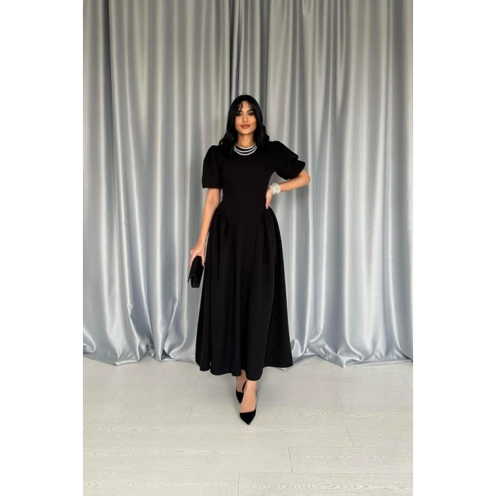 Siyah Etek Yanları Büzgülü Balon Kollu Elbise