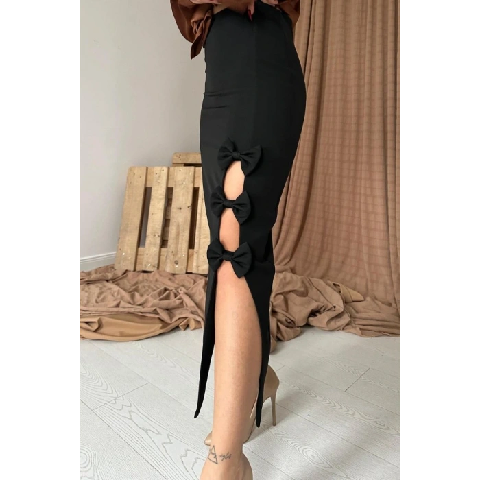 Siyah Fiyonk Detaylı Etek