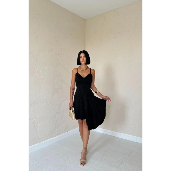 Siyah Jakarlı Asimetrik Elbise