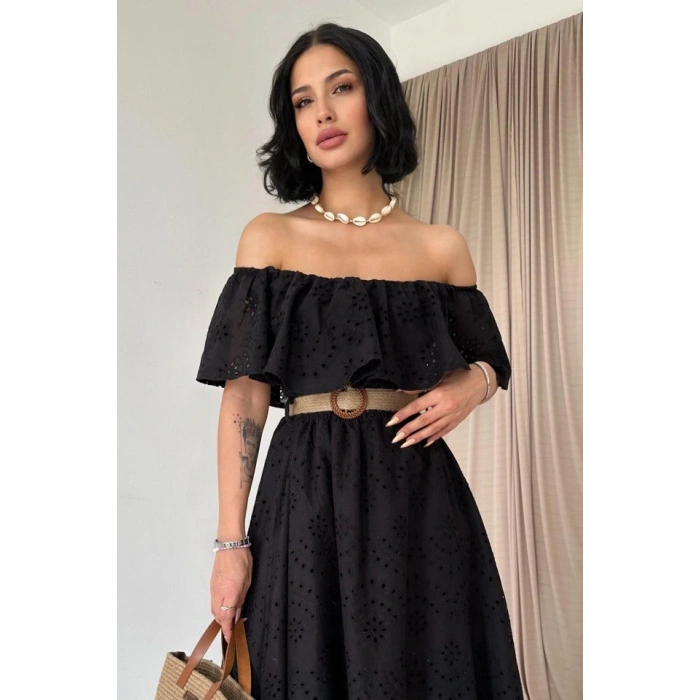 Siyah Omzu Lastikli Brode Elbise