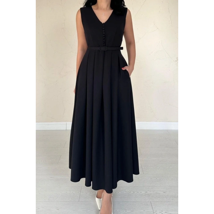 Siyah Önü Britli Pileli Elbise