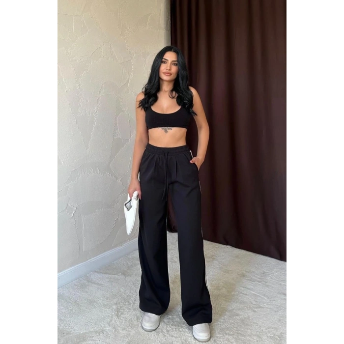 Siyah Yanları Şeritli Pantolon