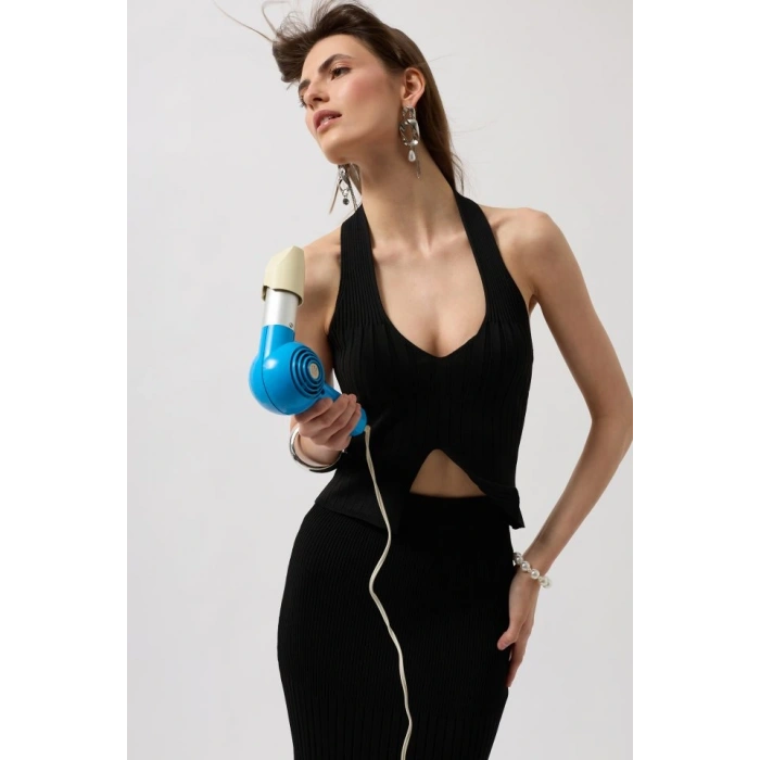 V Detay Dokulu Crop Bluz