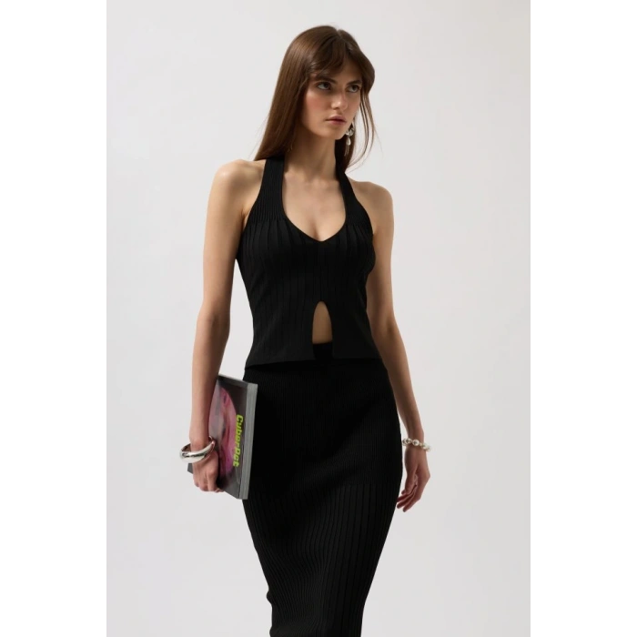 V Detay Dokulu Crop Bluz