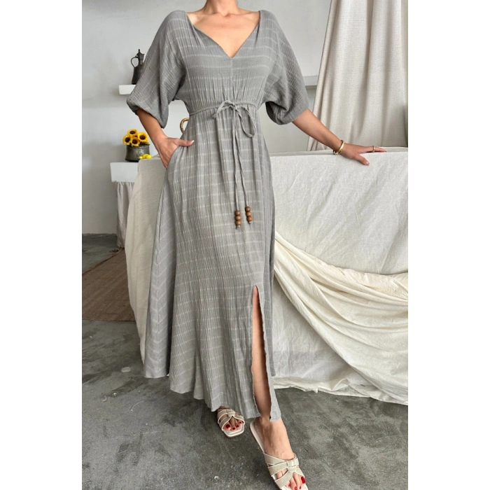 V YAKA BEL BONCUK BAĞLAMALI MÜSLİN ELBİSE YIRTMAÇ DETAYLI - Gri