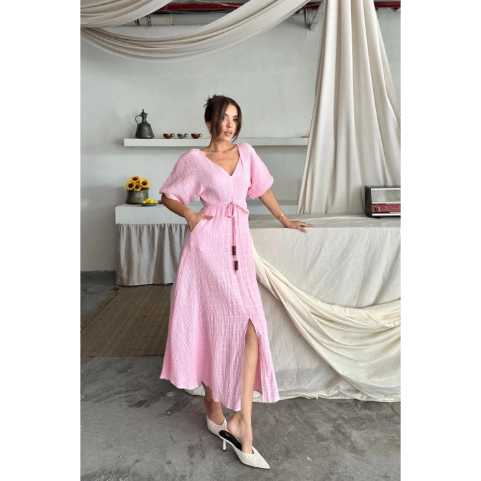 V YAKA BEL BONCUK BAĞLAMALI MÜSLİN ELBİSE YIRTMAÇ DETAYLI - Pembe
