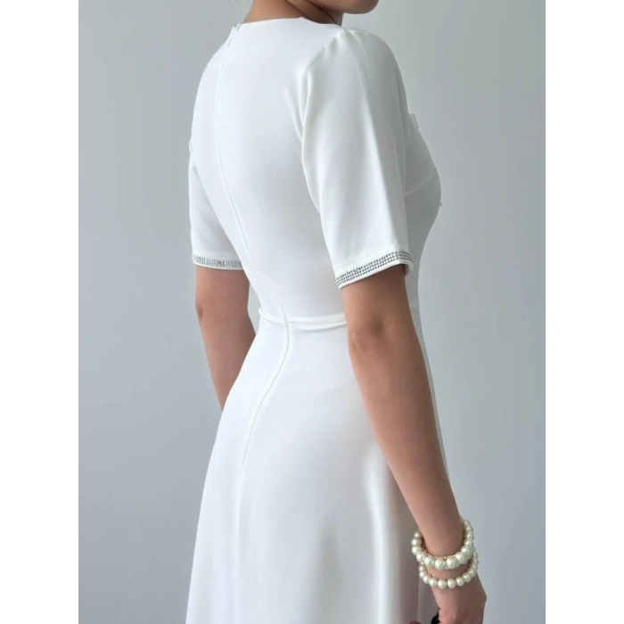 Wera Taşlı Fiyonk Detaylı Elbise