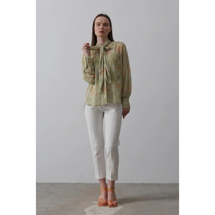 Yakası Fularlı Şifon Gömlek - Fıstık Yeşili