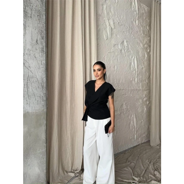 YANDAN BAĞLAMA DETAYLI KOLSUZ BLUZ - Siyah