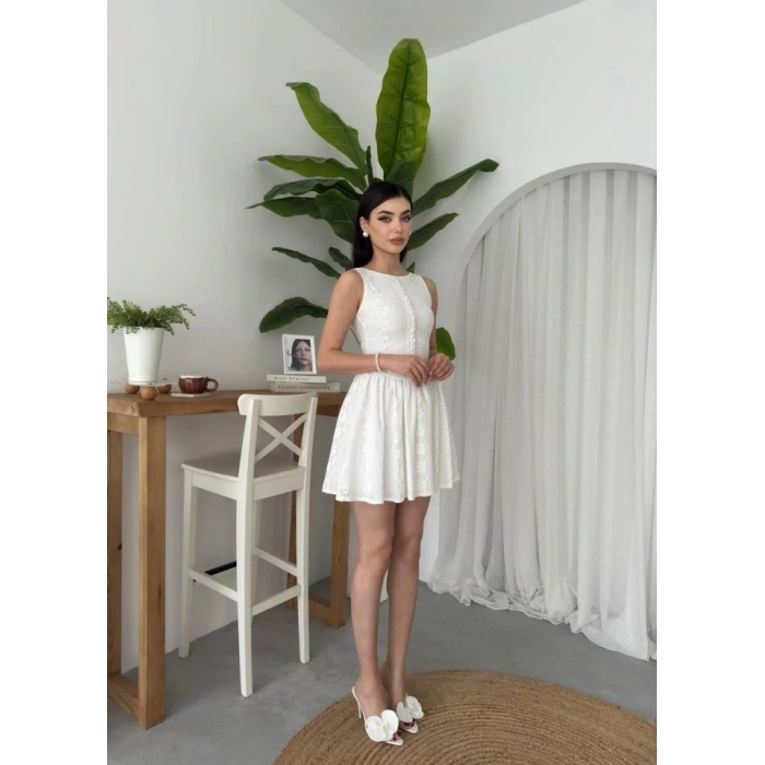 Yema Düğme Detaylı Elbise